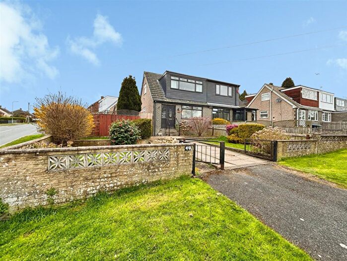 3 Bedroom Semi Detached House For Sale In Reevy Avenue, Bradford, BD6