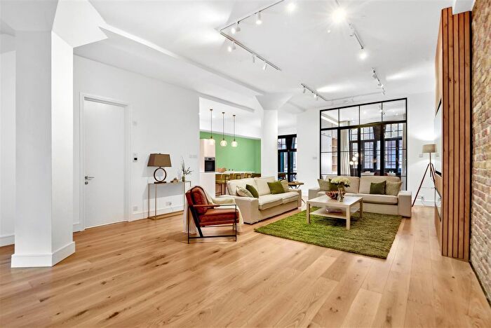 3 Bedroom Flat To Rent In Telfords Yard, London, E1W