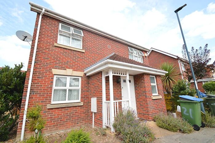 3 Bedroom Detached House To Rent In Newacres Road, London, SE28