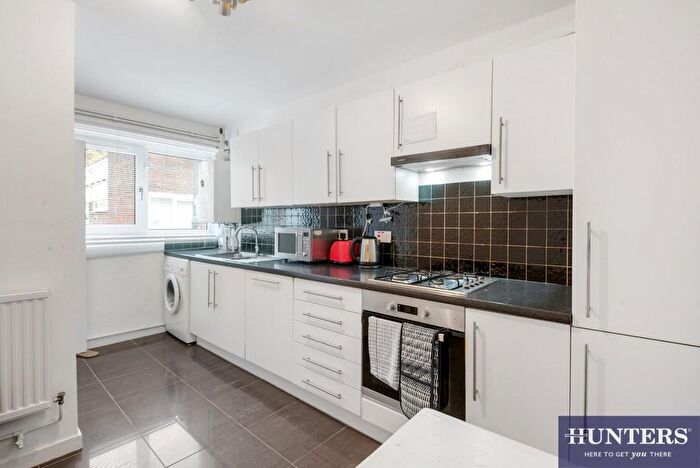 2 Bedroom Flat For Sale In Christchurch Avenue, Queens Park, London, NW6