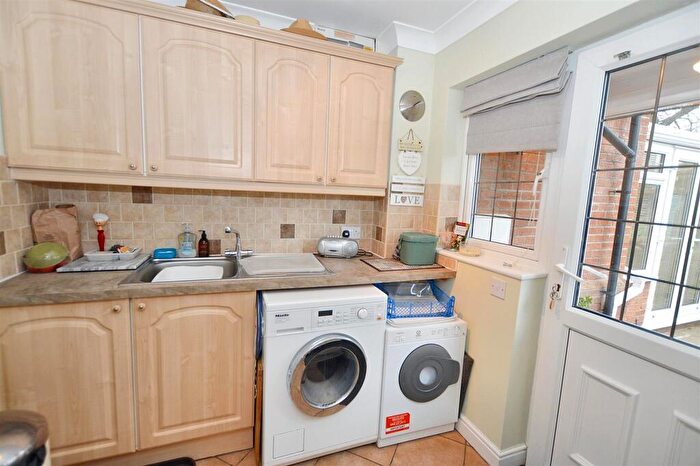 5 Bedroom Detached House For Sale In Trentham Drive, Holt Road, Sheringham, NR26