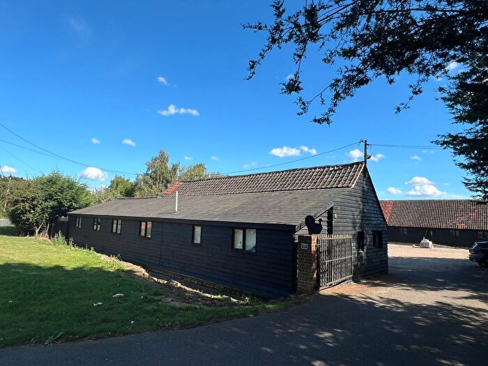 3 Bedroom Barn Conversion To Rent In Braintree Road, Felsted, CM6