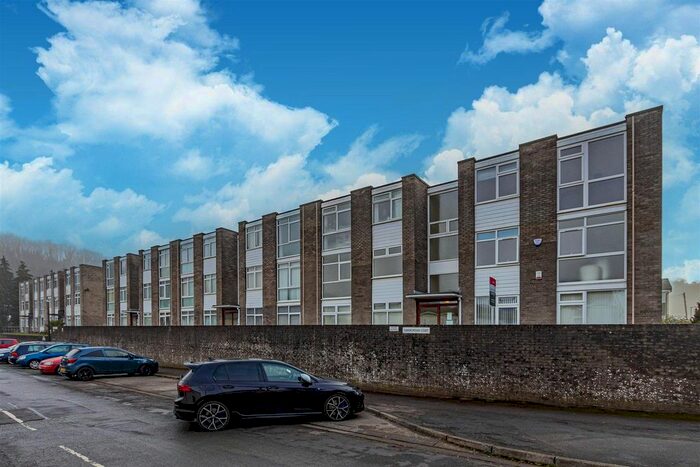 2 Bedroom Flat To Rent In Bridge Street, Cogan, Penarth, CF64