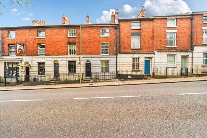 1 Bedroom Flat For Sale In Crowder Terrace, Winchester, SO22