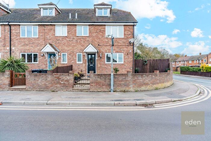 4 Bedroom End Of Terrace House For Sale In Blacklands, East Malling, ME19