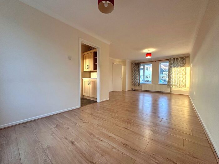 3 Bedroom Property To Rent In Bawtree Crescent, Cambridge, CB21