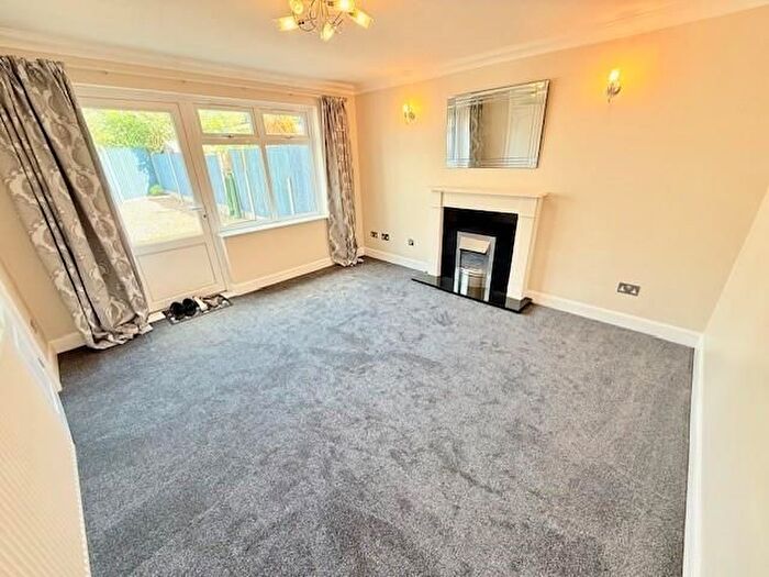 2 Bedroom Maisonette To Rent In Wilkinson Close, Sutton Coldfield, B73