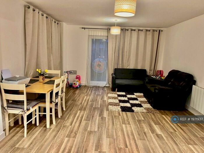 2 Bedroom Flat To Rent In Roosevelt Apartments, Birmingham, B15