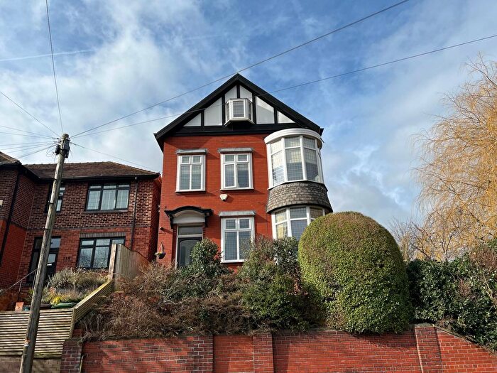 5 Bedroom Detached House For Sale In Chadderton Park Road, Oldham, OL9
