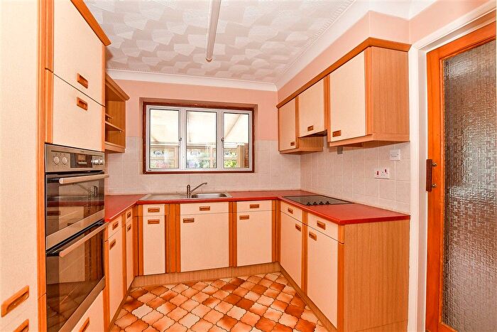 3 Bedroom Semi-detached House For Sale In Woodlands Road, Willesborough, Ashford, Kent, TN24