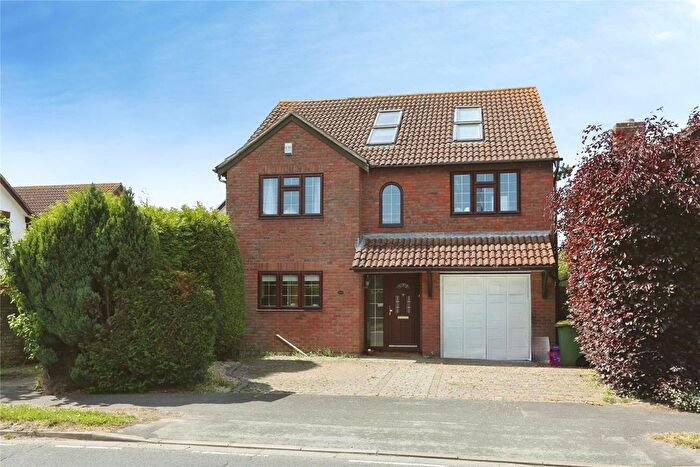 6 Bedroom Detached House For Sale In Cuckoo Lane, Fareham, Hampshire, PO14