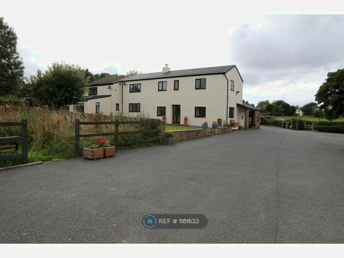 4 Bedroom Semi-Detached House To Rent In Four Firs, Lepton, Huddersfield HD8