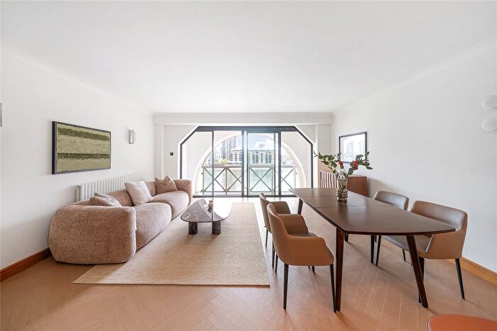 2 Bedroom Flat For Sale In William Morris Way, London, SW6
