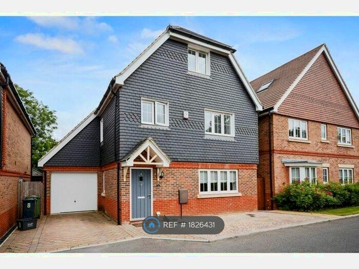 5 Bedroom Detached House To Rent In Ash Close, Banstead, SM7