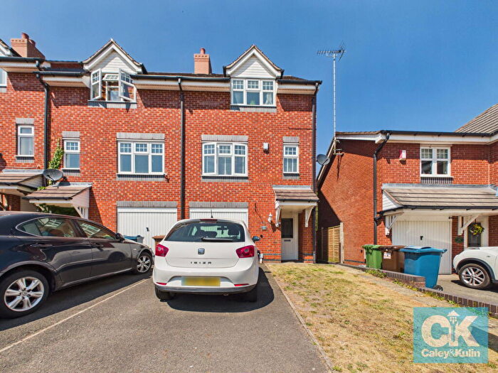 3 Bedroom Town House For Sale In Bluebell Hollow, Walton-on-the-Hill, Stafford, ST17
