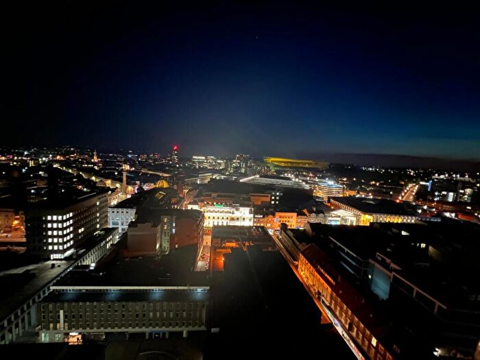 2 Bedroom Flat To Rent In Princess Square, Newcastle Upon Tyne, NE1