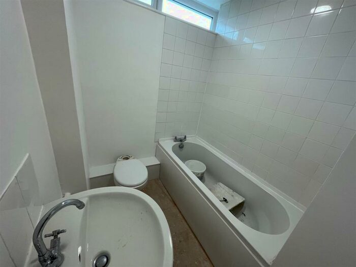 2 Bedroom Flat To Rent In Darnford Close, Walsgrave, Coventry, CV2