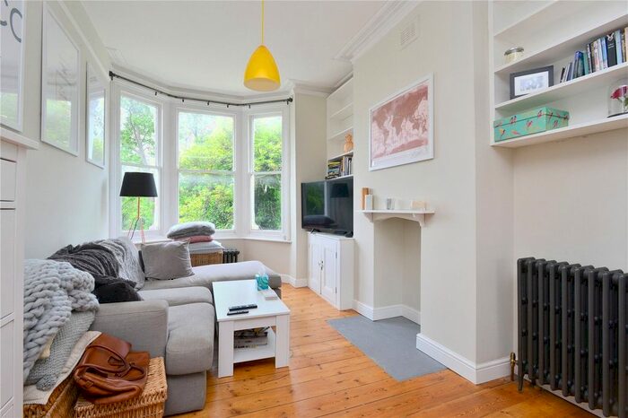 2 Bedroom Flat To Rent In Underhill Road, East Dulwich, London, SE22