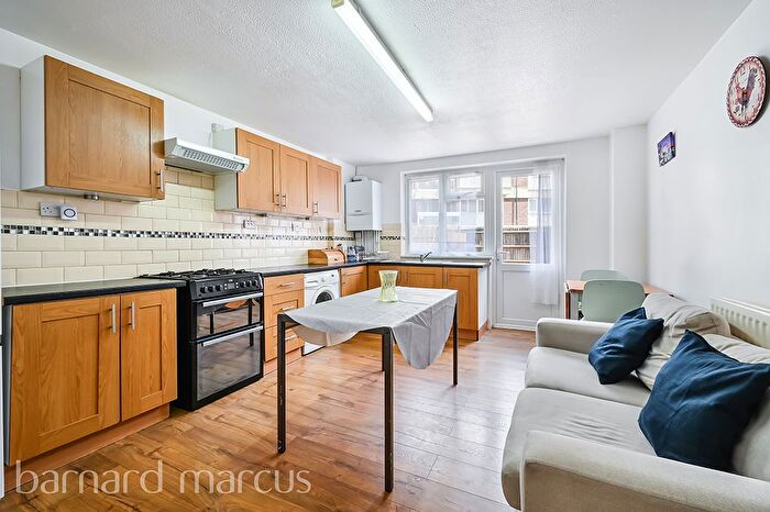 4 Bedroom Property To Rent In Stockwell Park Road, London, SW9