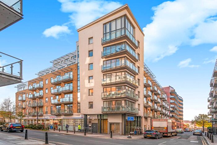 Flat To Rent In Caspian Wharf, Yeo Street, E3