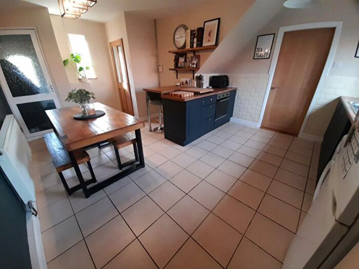 3 Bedroom Terraced House For Sale In Highfield Close, Gainsborough, DN21