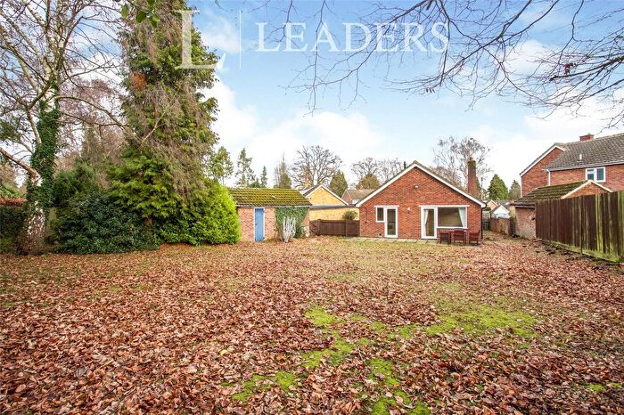 2 Bedroom Bungalow For Sale In Romans Way, Woking, Surrey, GU22