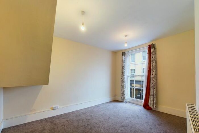 1 Bedroom Flat To Rent In High Street, Cheltenham, Gloucestershire, GL50