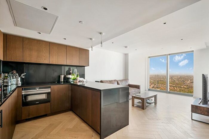 1 Bedroom Apartment To Rent In Landmark Pinnacle, Canary Wharf, E14