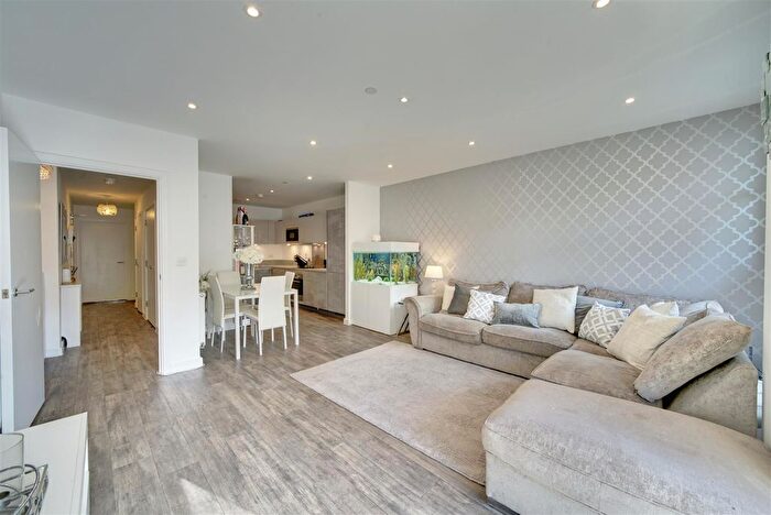 2 Bedroom Flat For Sale In Peregrine Point, Enfield, EN3