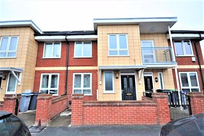 4 Bedroom Terraced House For Sale In Grantham Road, Blackpool, FY1