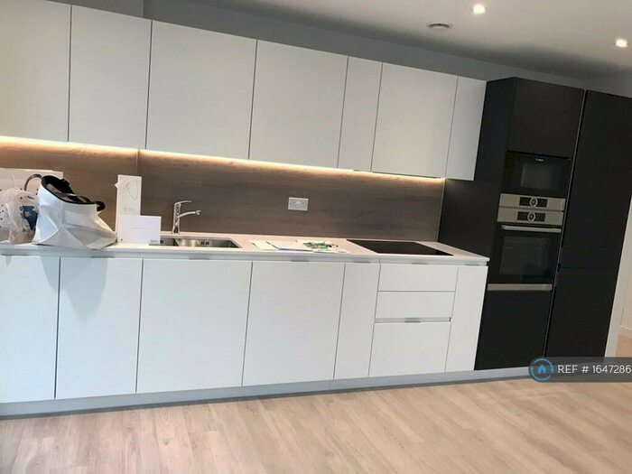 2 Bedroom Flat To Rent In Shoreline, London, N4