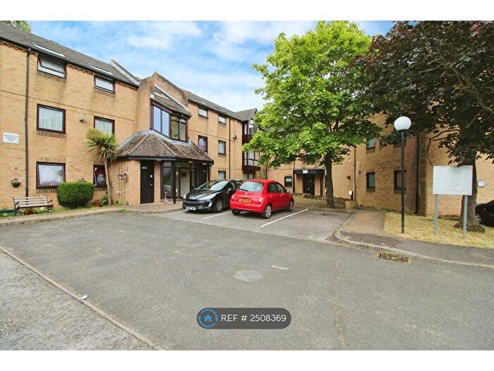 2 Bedroom Flat To Rent In St. Leonards Road, Windsor, SL4