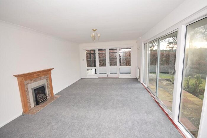 3 Bedroom Detached Bungalow For Sale In Ford Lane, Farnham, Surrey, GU10