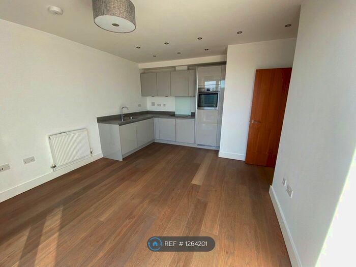 1 Bedroom Flat To Rent In Berwick House, Orpington BR6