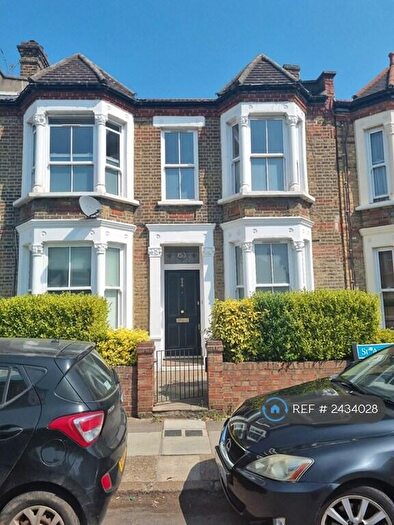 2 Bedroom Flat To Rent In St. Asaph Road, London, SE4