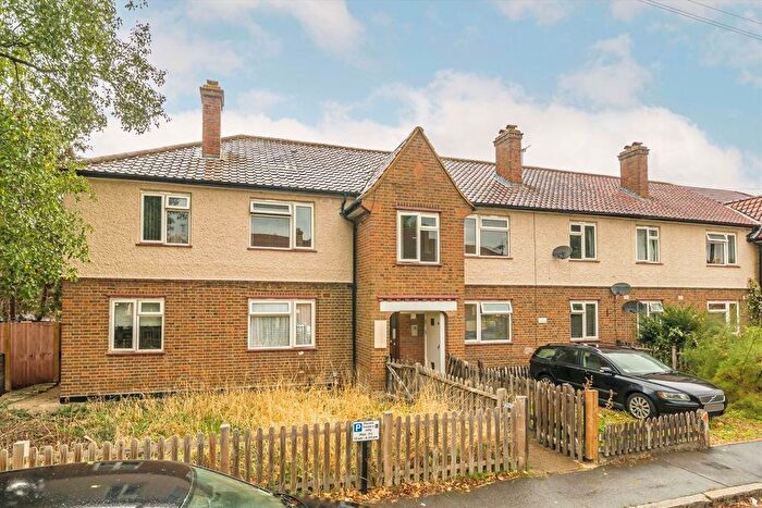 2 Bedroom Flat To Rent In Clarendon Crescent, Twickenham, TW2