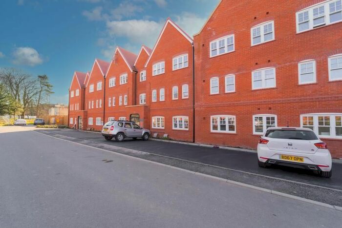 2 Bedroom Flat To Rent In Tower View, Selly Oak, Birmingham, B29