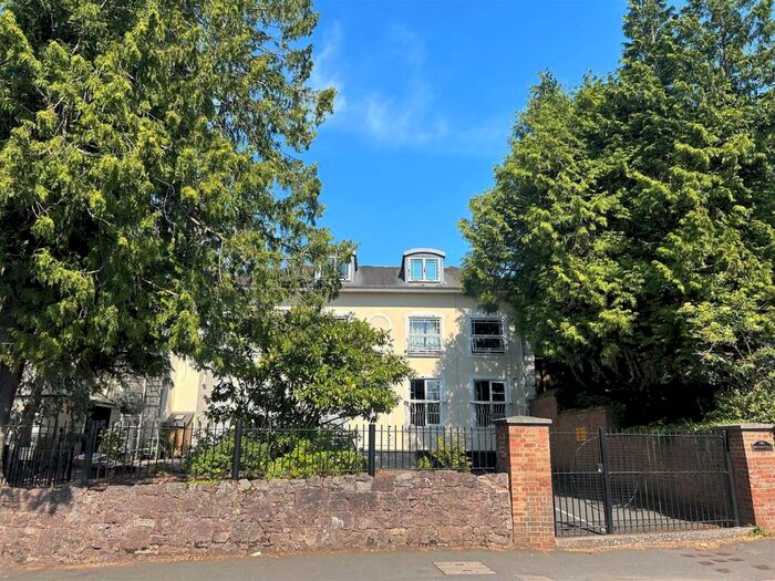 3 Bedroom Apartment To Rent In New North Road, Exeter, EX4