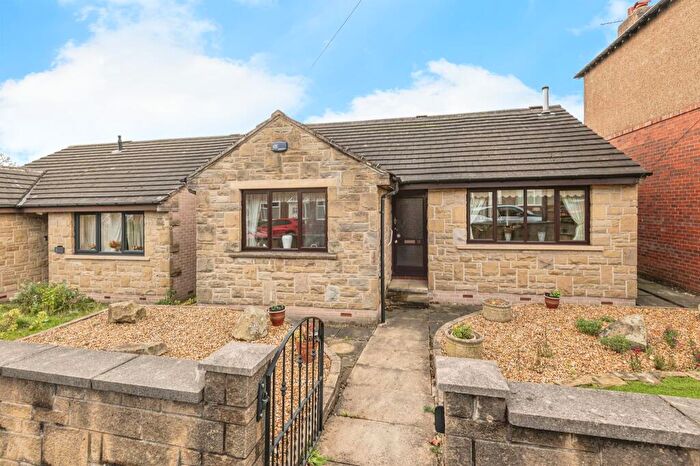 2 Bedroom Detached Bungalow For Sale In Larch Road, Huddersfield, HD1