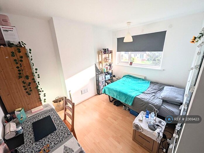 4 Bedroom Semi-Detached House To Rent In Fletcher Road, Beeston, Nottingham, NG9