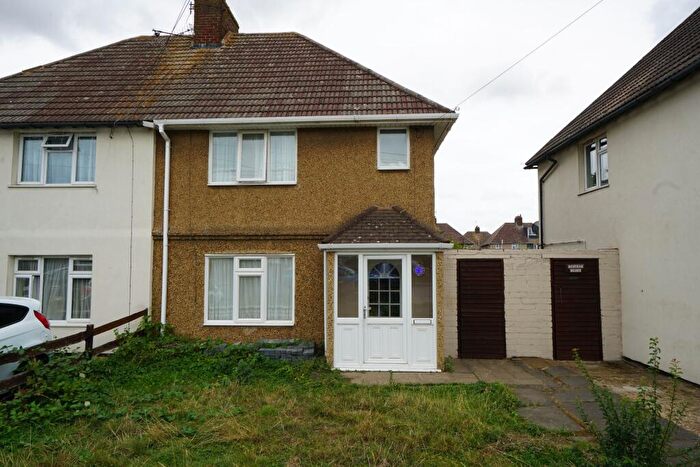 2 Bedroom Semi-Detached House To Rent In Manor Road, Tilbury, RM18