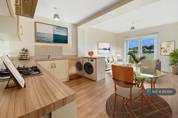 2 Bedroom Flat To Rent In Station Approach, Hayes, Bromley, BR2