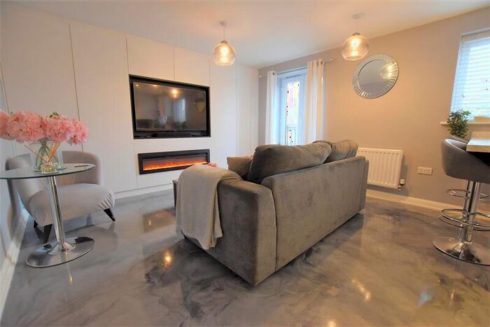 2 Bedroom Apartment To Rent In Oxleaze Way, Paulton, BS39