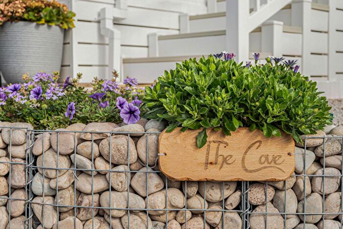 1 Bedroom Detached Bungalow For Sale In Bronzerock View, Teignmouth Road, EX7