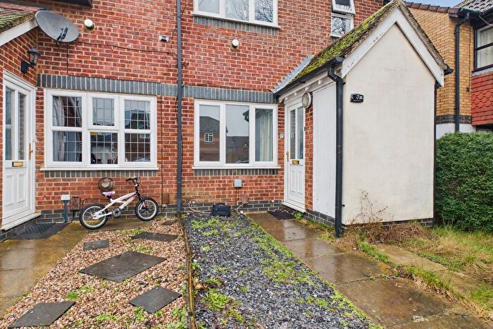 1 Bedroom Maisonette For Sale In Filey Spur, Slough, Berkshire, SL1