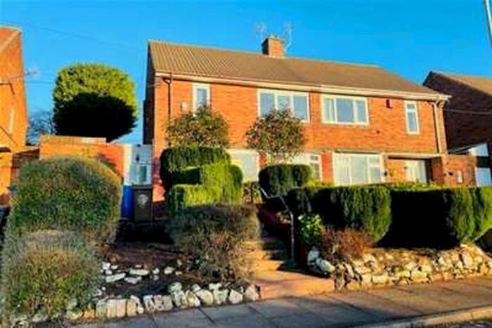 3 Bedroom House To Rent In Wain Drive, Stoke-on-trent, ST4