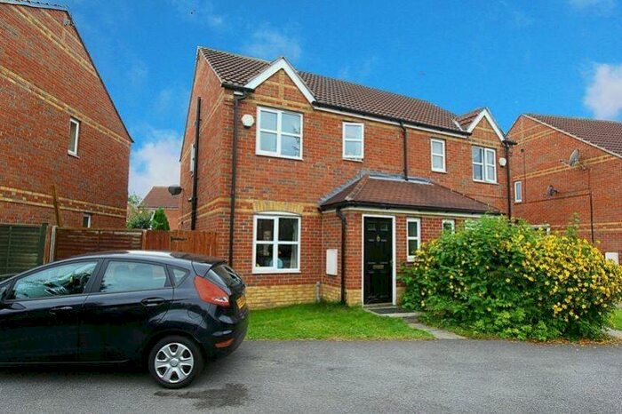 3 Bedroom Semi-Detached House To Rent In Hayton Grove, HU4
