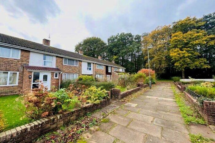 3 Bedroom Property To Rent In Epping Walk, Crawley, RH10