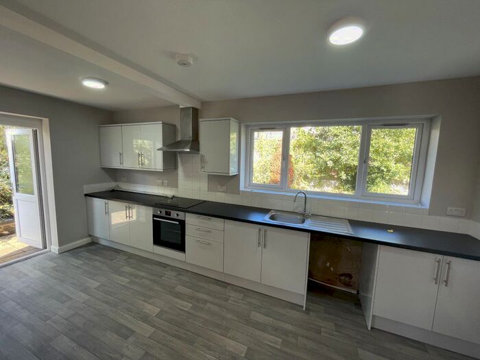 2 Bedroom Bungalow To Rent In Wayside Drive, Oadby, Leicester, LE2