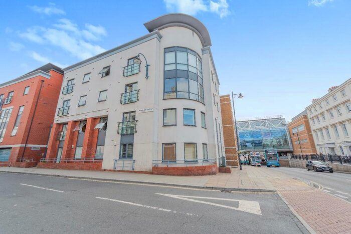 2 Bedroom Flat To Rent In West Central, 20, Portland Street, Southampton, Hampshire SO14